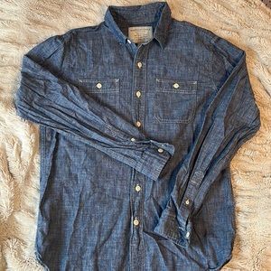 AEO Long sleeve button down with pockets. Heathered  blue/denim Size M